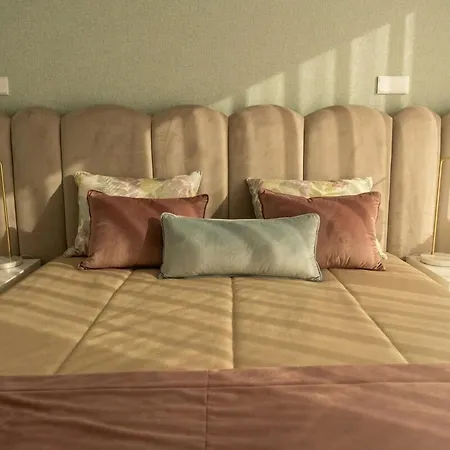 فيلة Vietnam House