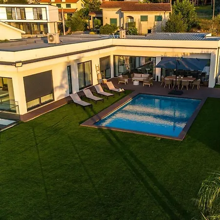 Vietnam House Vila Barcelos