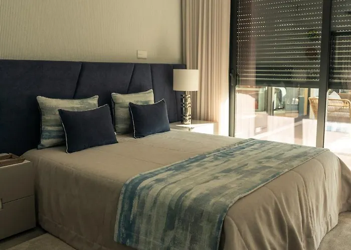 Vietnam House * 巴塞卢什